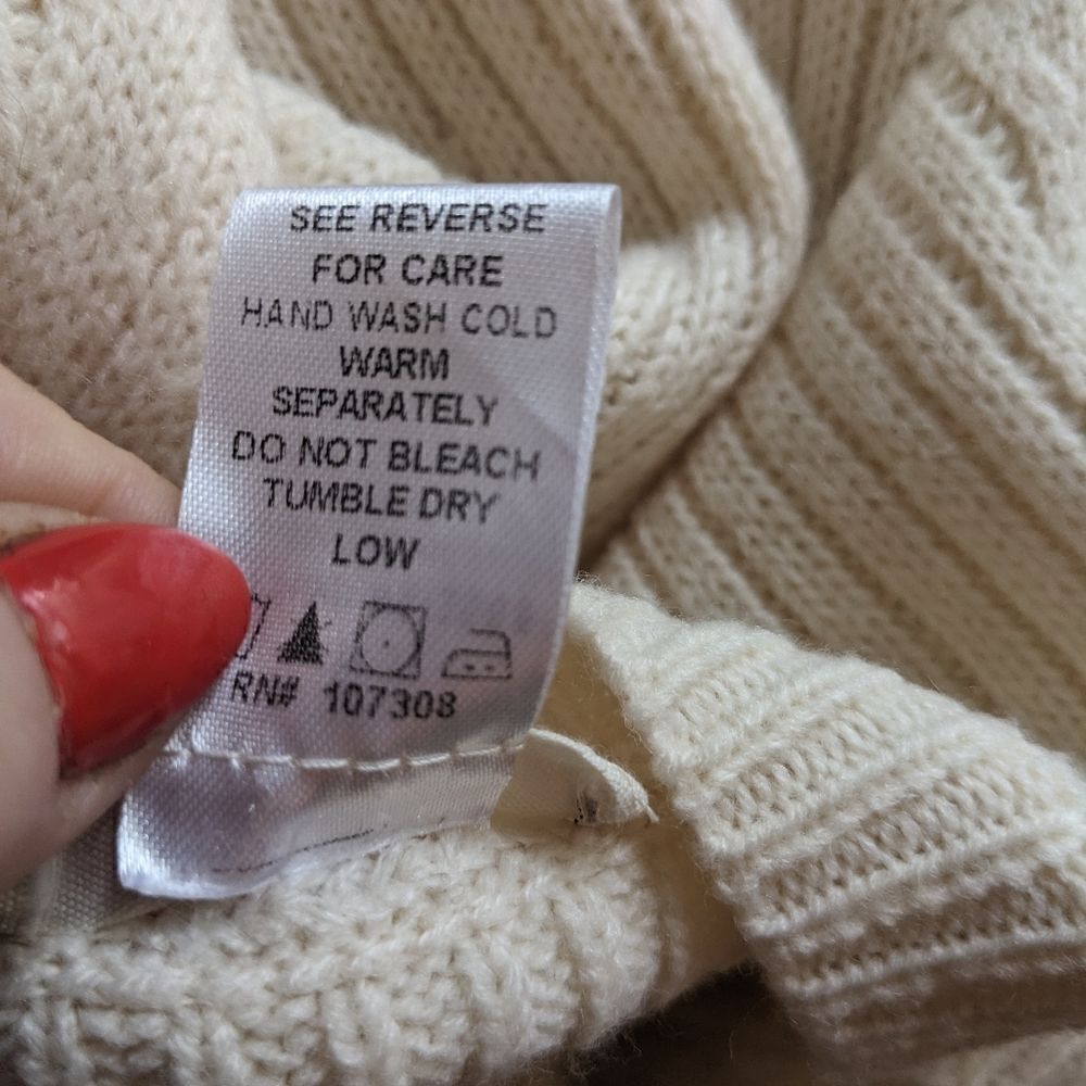 Wool sweater - Picture 8 of 9